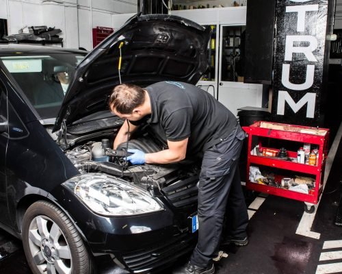 Quienes somos 9 Revisión del coche en Alhaurin el Grande